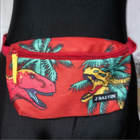 Original J Balvin Fanny Pack from Vibras Tour Dinosaurs - Picture 1 of 3